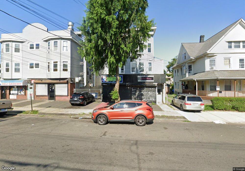 905 Noble Ave unit 3RD, Bridgeport, CT 06608 - photo 1