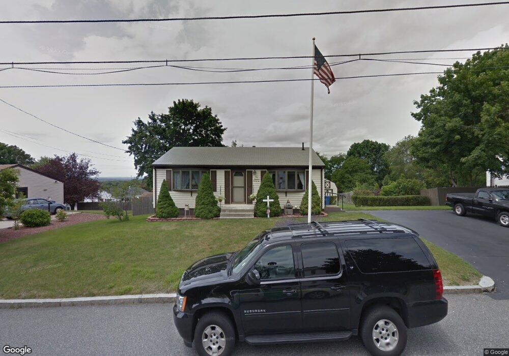 192 Grandview Ave, Woonsocket, RI 02895 - photo 1