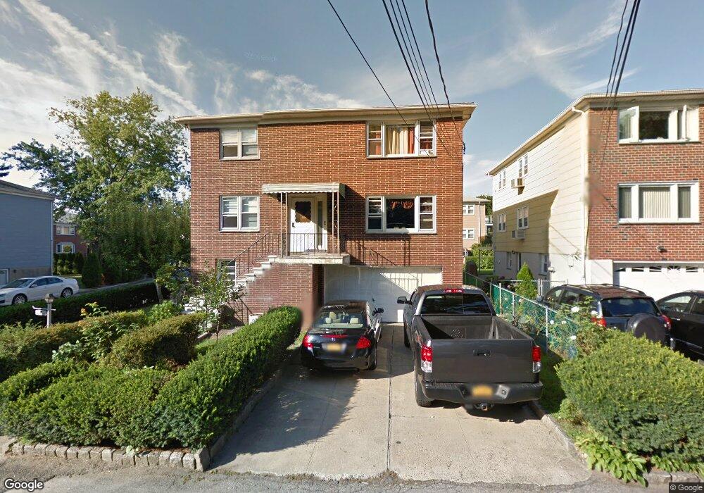 17 Bryn Mawr Terrace unit 2, Yonkers, NY 10701 - photo 1