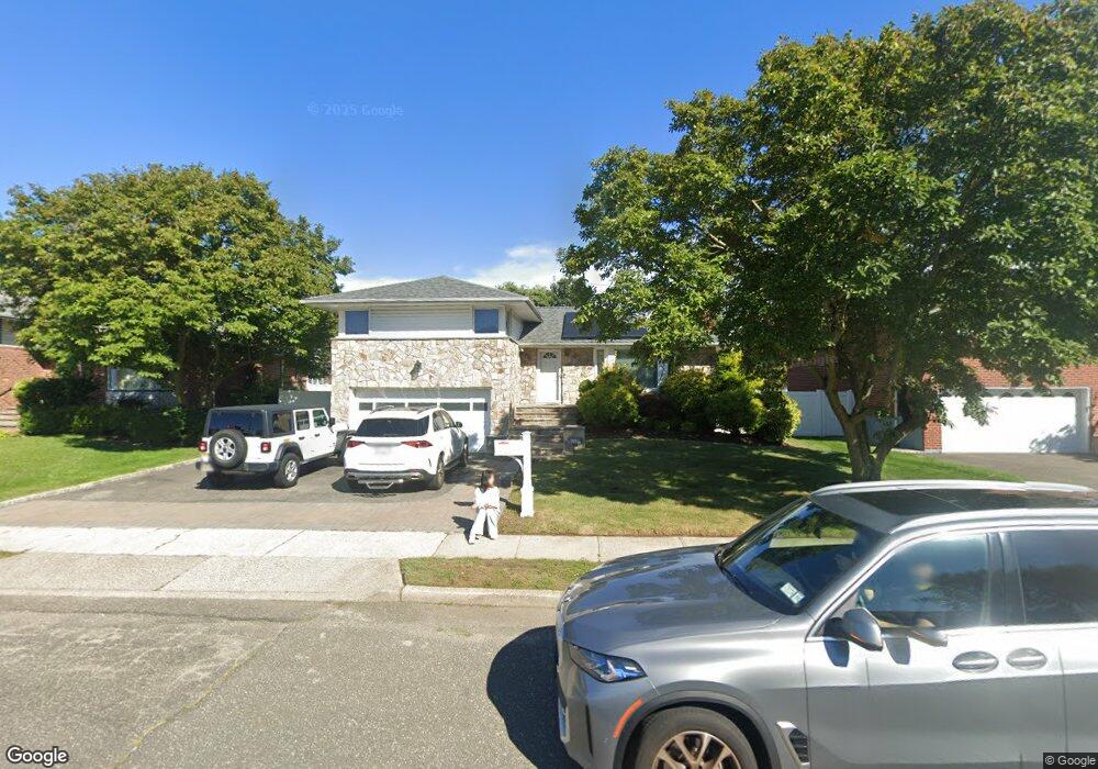 307 Southwood Cir, Syosset, NY 11791 - photo 1