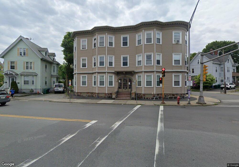 180 Lewis St unit 1,180, Lynn, MA 01902 - photo 1