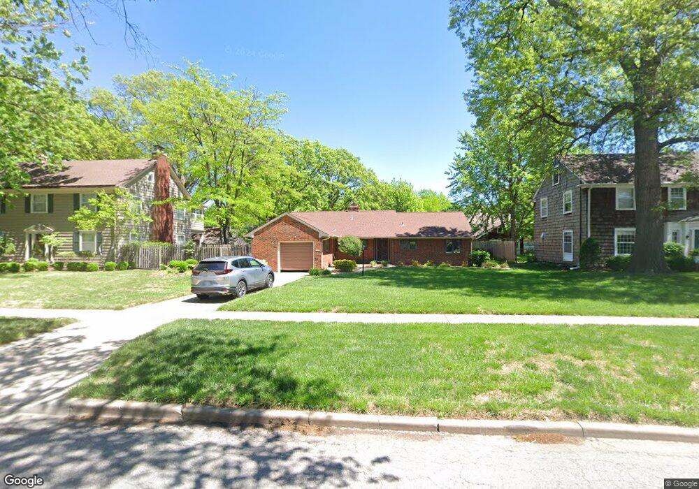 1616 SW MacVicar Ave, Topeka, KS 66604 - photo 1