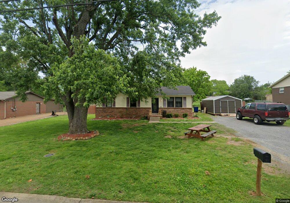 1307 Robinwood Dr, Shelbyville, TN 37160 - photo 1