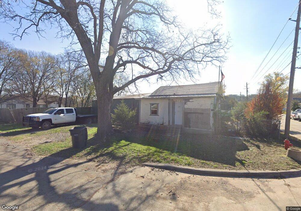 1611 W Moore St, Henryetta, OK 74437 - photo 1