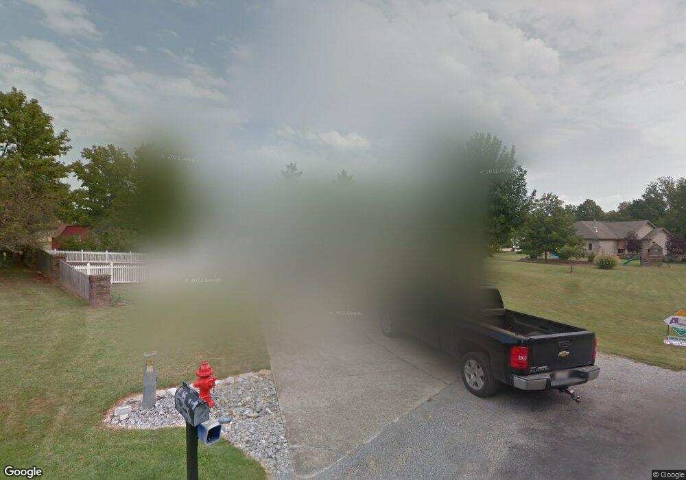 104 Mohawk Dr, Harrisburg, IL 62946 - photo 1