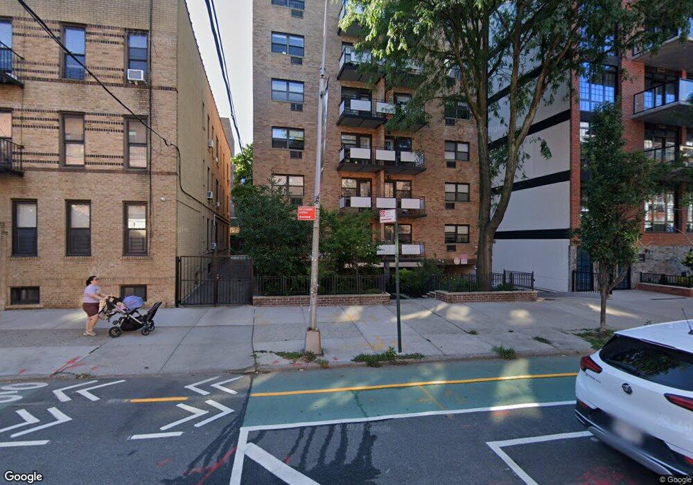 3123 Crescent St unit 1C, Astoria, NY 11106 - photo 1