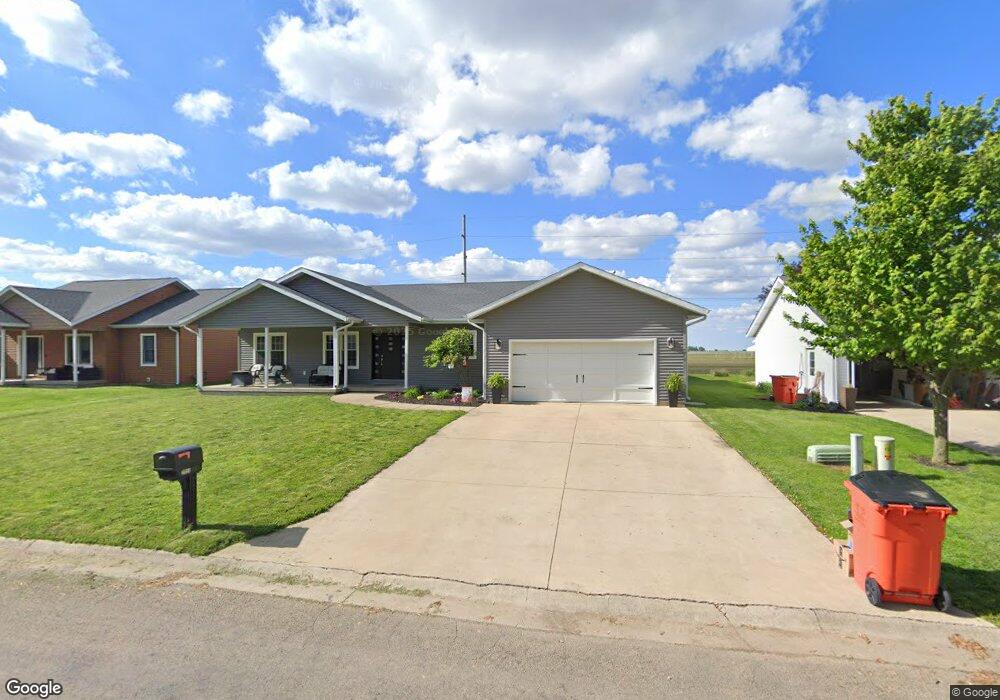 2020 Evergreen Ct, Mattoon, IL 61938 - photo 1