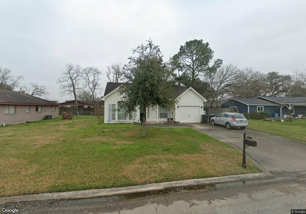 1003 Midas Ln, Alvin, TX 77511 - photo 1