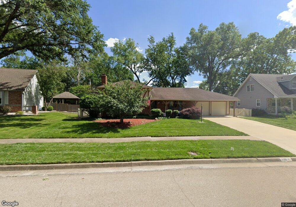 2201 SW 31st Terrace, Topeka, KS 66611 - photo 1