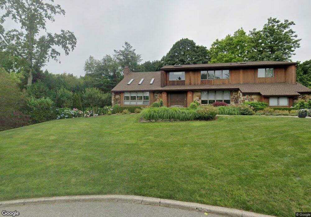 18 E Gate Rd, Port Washington, NY 11050 - photo 1