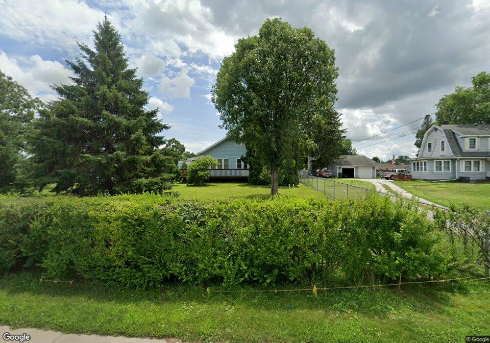 3207 W Locust St, Davenport, IA 52804 - photo 1