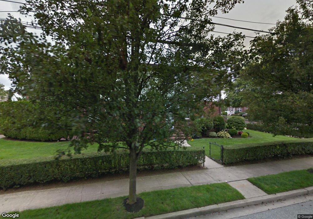 947 Fenworth Blvd, Franklin Square, NY 11010 - photo 1