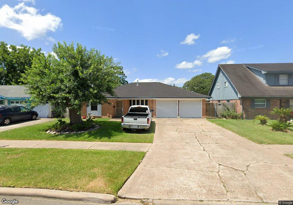 11018 Caribbean Ln, Houston, TX 77089 - photo 1