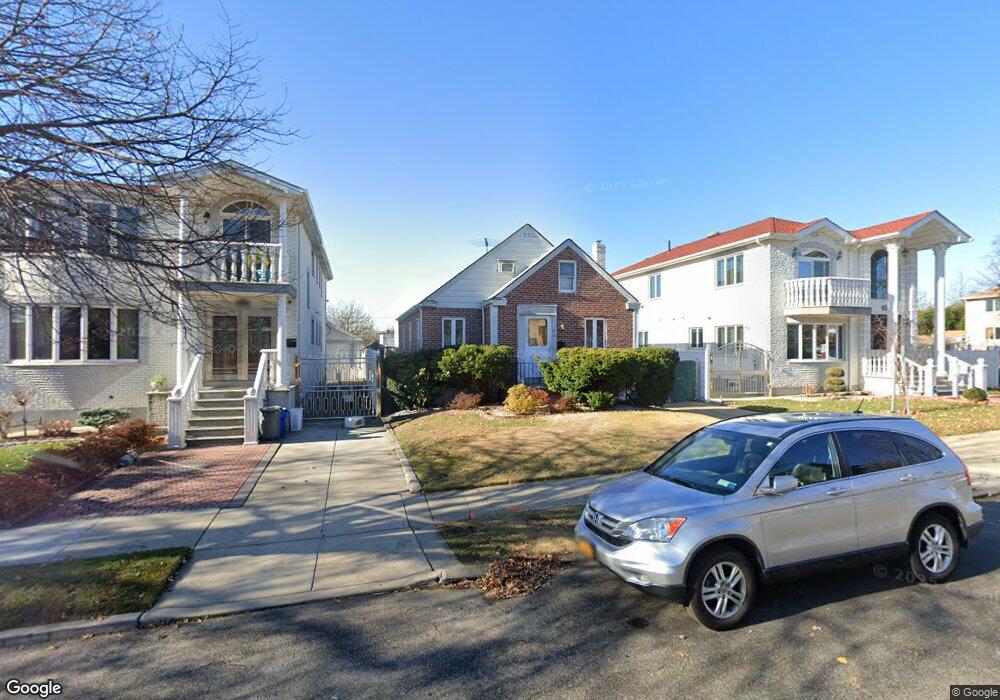 5308 192nd St, Fresh Meadows, NY 11365 - photo 1