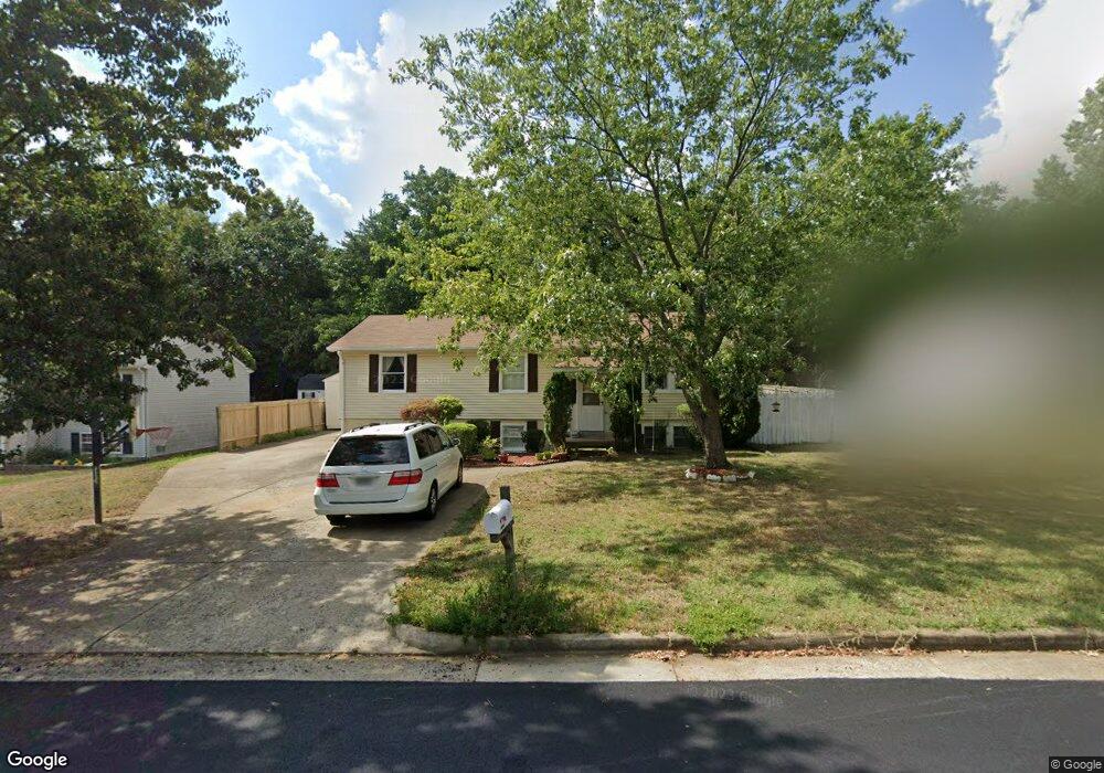 18906 Red Oak Ln, Triangle, VA 22172 - photo 1