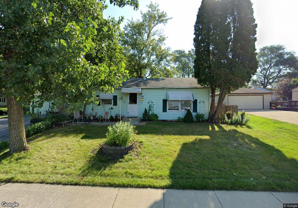 104 Ensenada Dr, Carpentersville, IL 60110 - photo 1