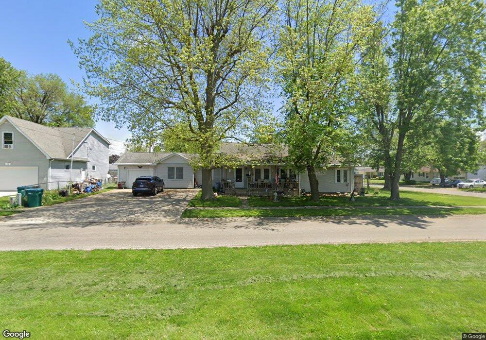 724 S 24th St, Mattoon, IL 61938 - photo 1