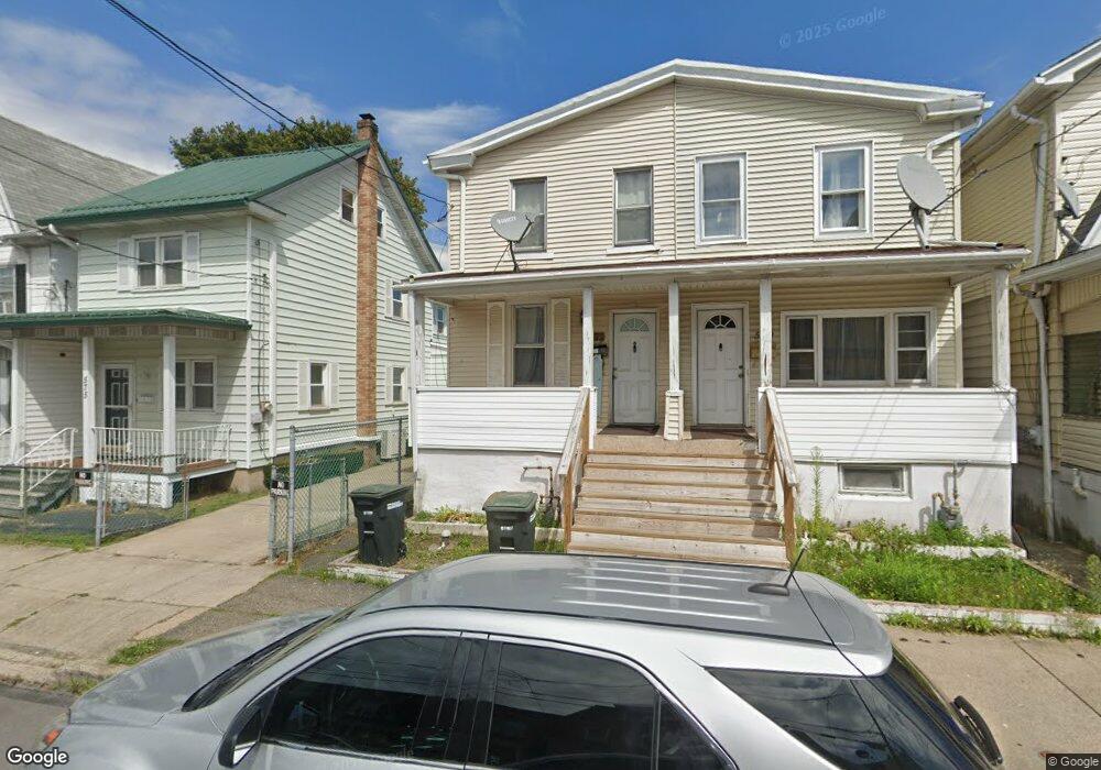 571 Lincoln St, Hazleton, PA 18201 - photo 1