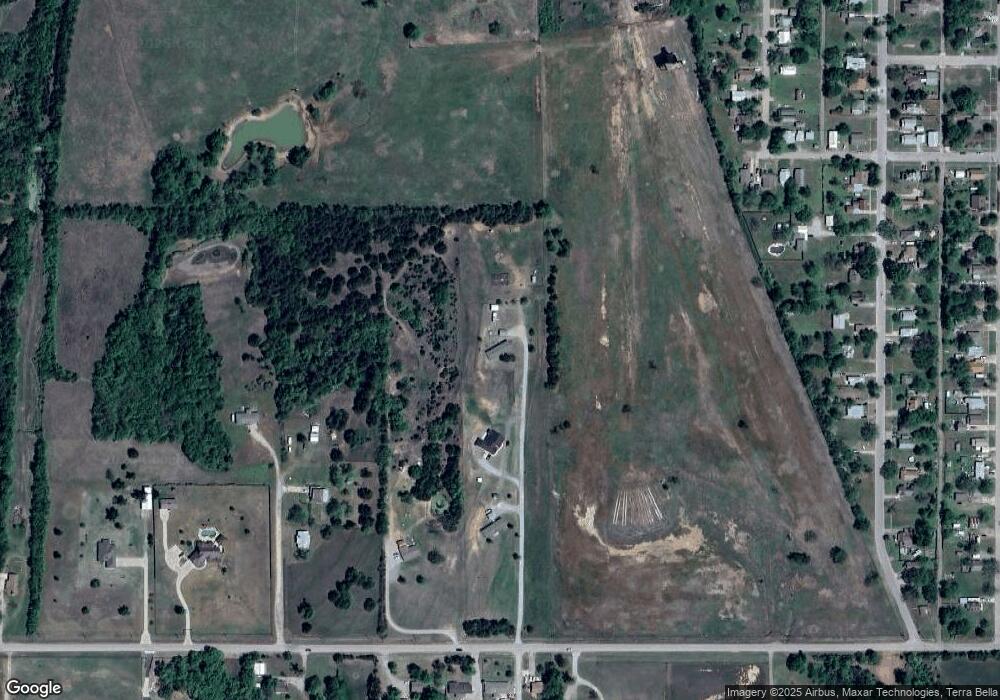 702 W 9th St, Cushing, OK 74023 - photo 1