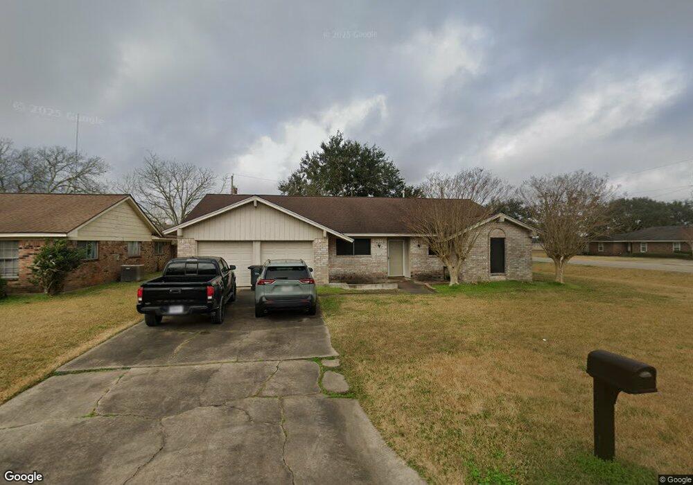 1500 Kings Park Dr, Alvin, TX 77511 - photo 1