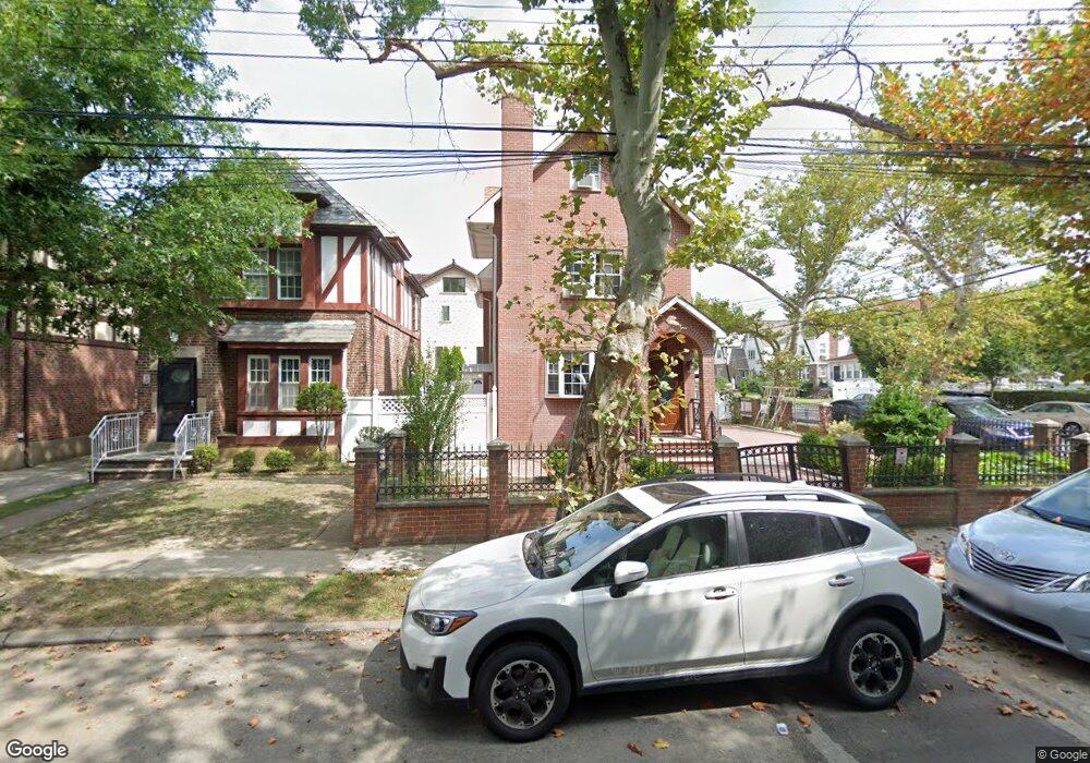 15819 Laburnum Ave, Flushing, NY 11358 - photo 1