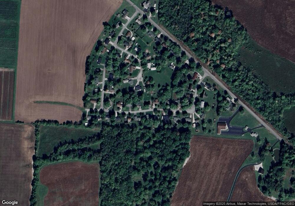 6464 Putnam Dr, Circleville, OH 43113 - photo 1