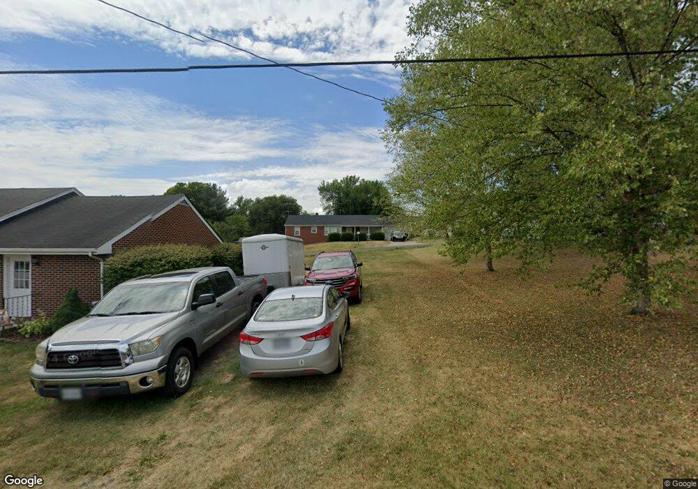 375 Lincoln St, Strasburg, VA 22657 - photo 1