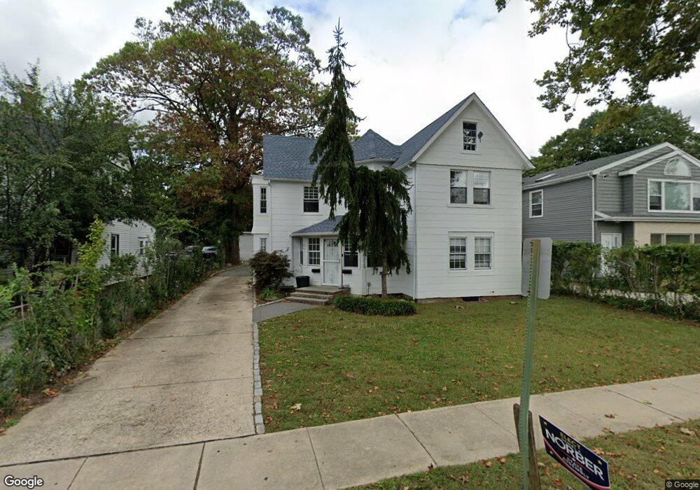 9 North Rd, Great Neck, NY 11024 - photo 1