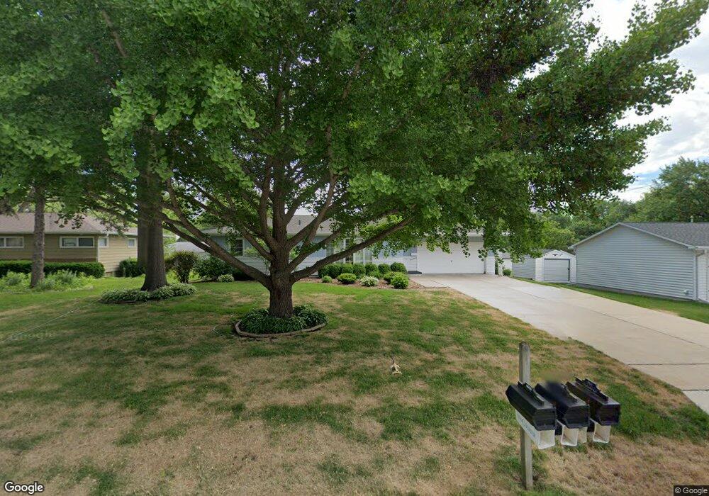 4010 Clearview Dr, Cedar Falls, IA 50613 - photo 1