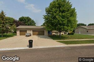 1008 S Blaine St, Lennox, SD 57039