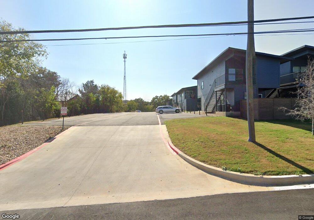 611 W Live Oak St, Fredericksburg, TX 78624 - photo 1