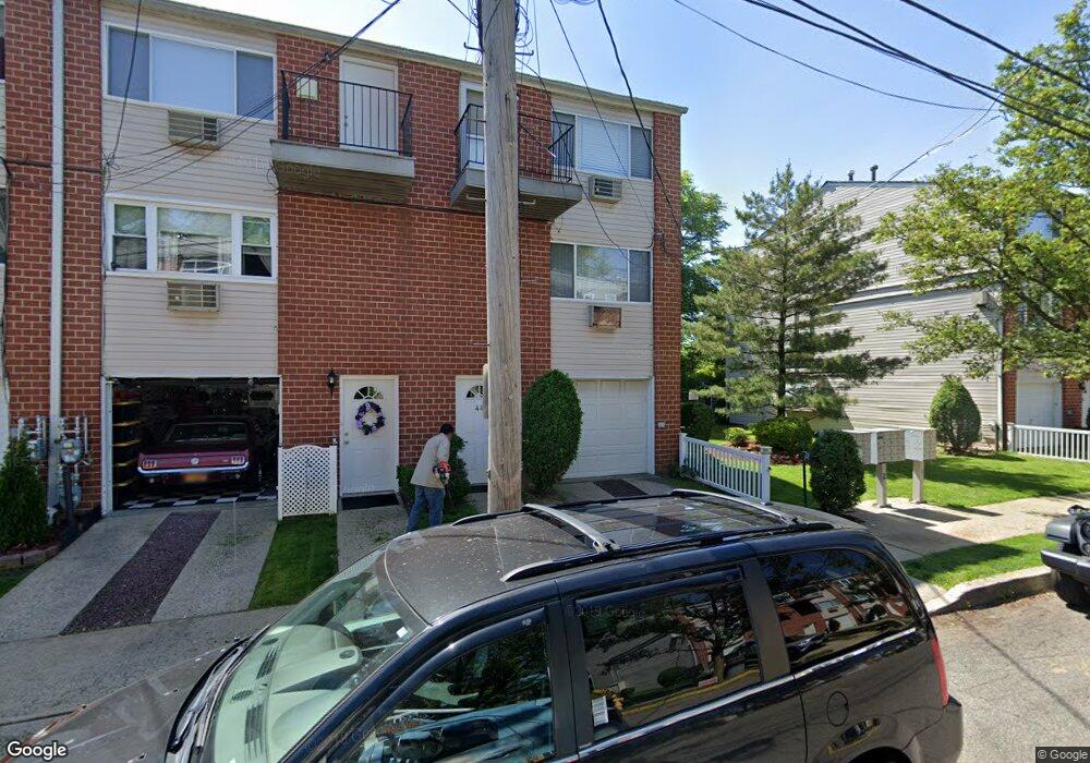 44A Francine Ct unit 88A, Staten Island, NY 10306 - photo 1