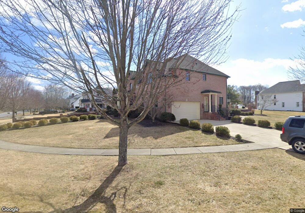 404 Autumn Dr, Moscow, PA 18444 - photo 1