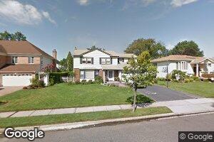 53 Nottingham Rd, New Hyde Park, NY 11040