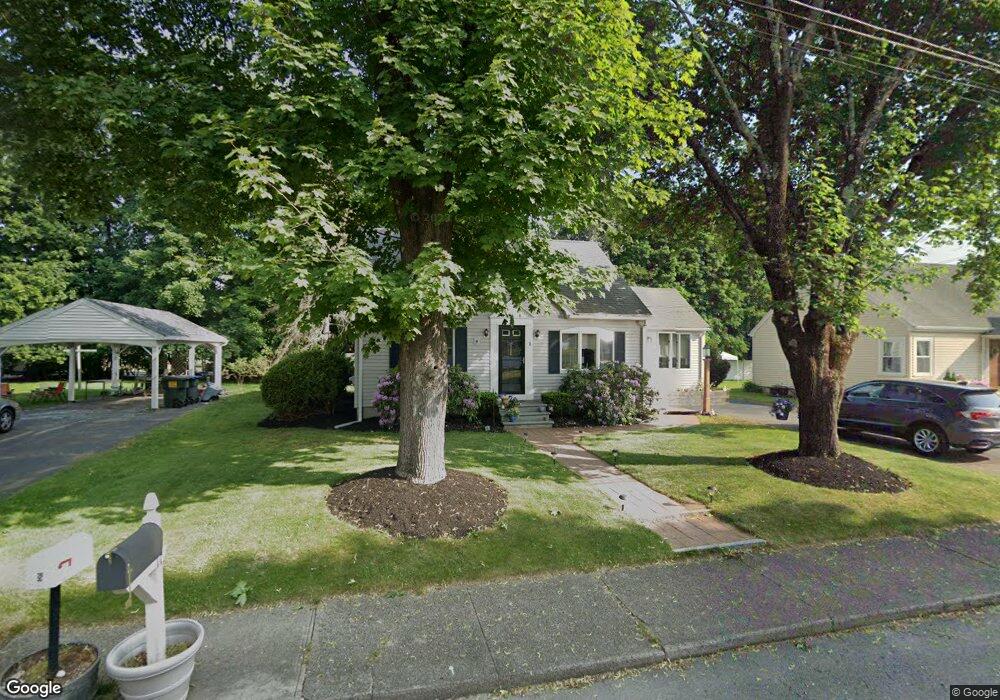 8 Beverly Ave, Uxbridge, MA 01569 - photo 1