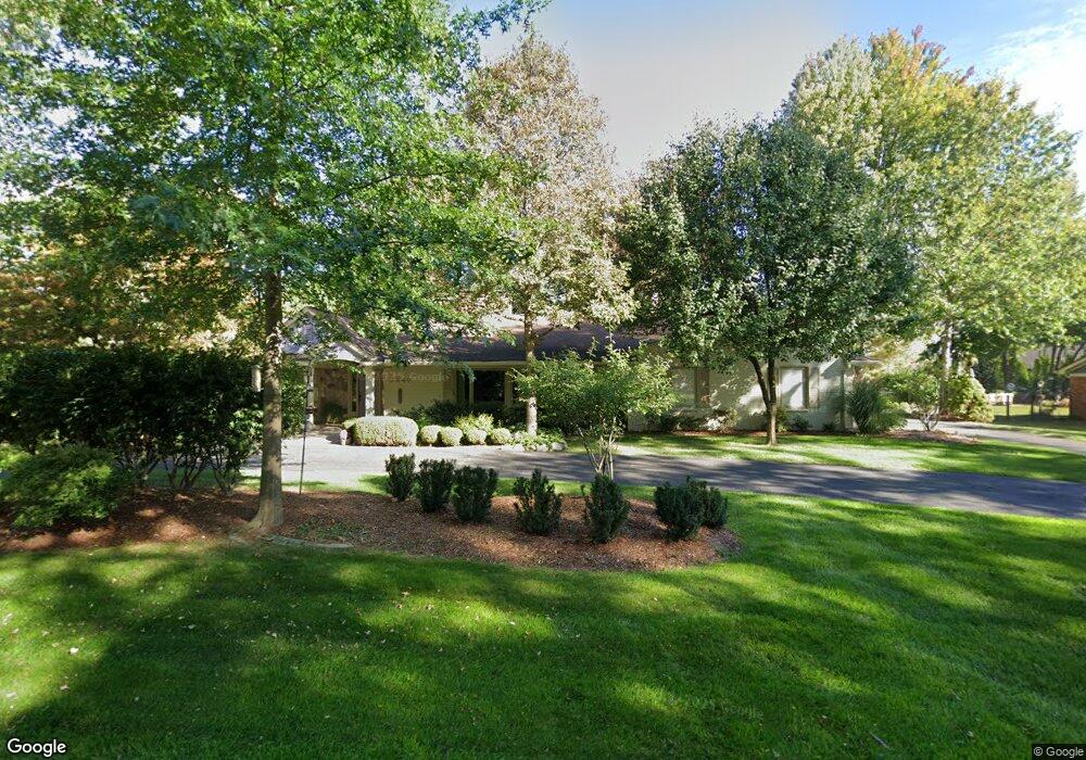 3340 Berkshire Dr, Bloomfield Hills, MI 48301 - photo 1