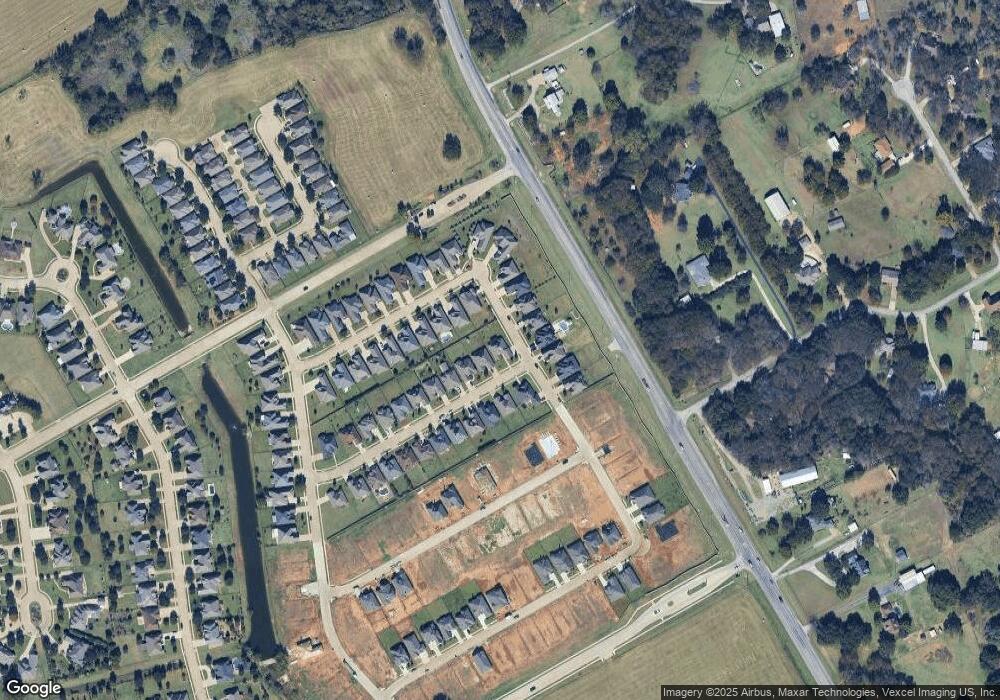 321 Oar Wood Dr, Granbury, TX 76049 - photo 1