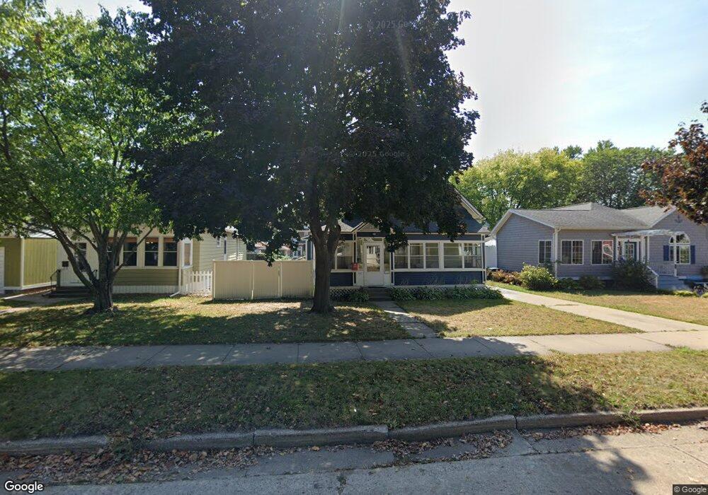 933 W Wabasha St, Winona, MN 55987 - photo 1