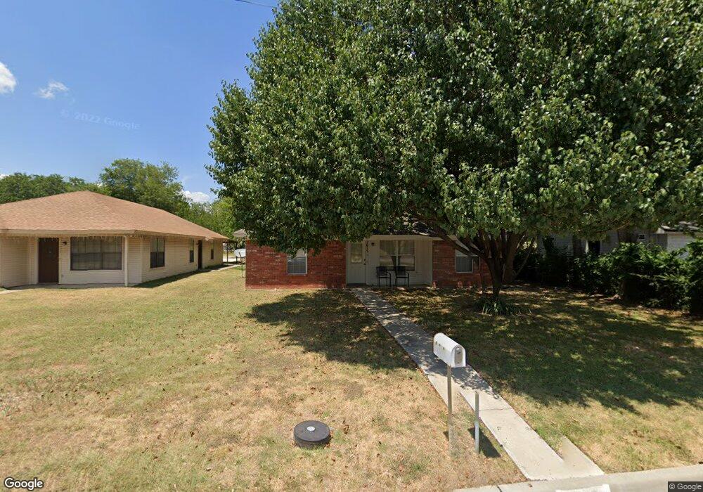 1615 E Broadway St, Gainesville, TX 76240 - photo 1