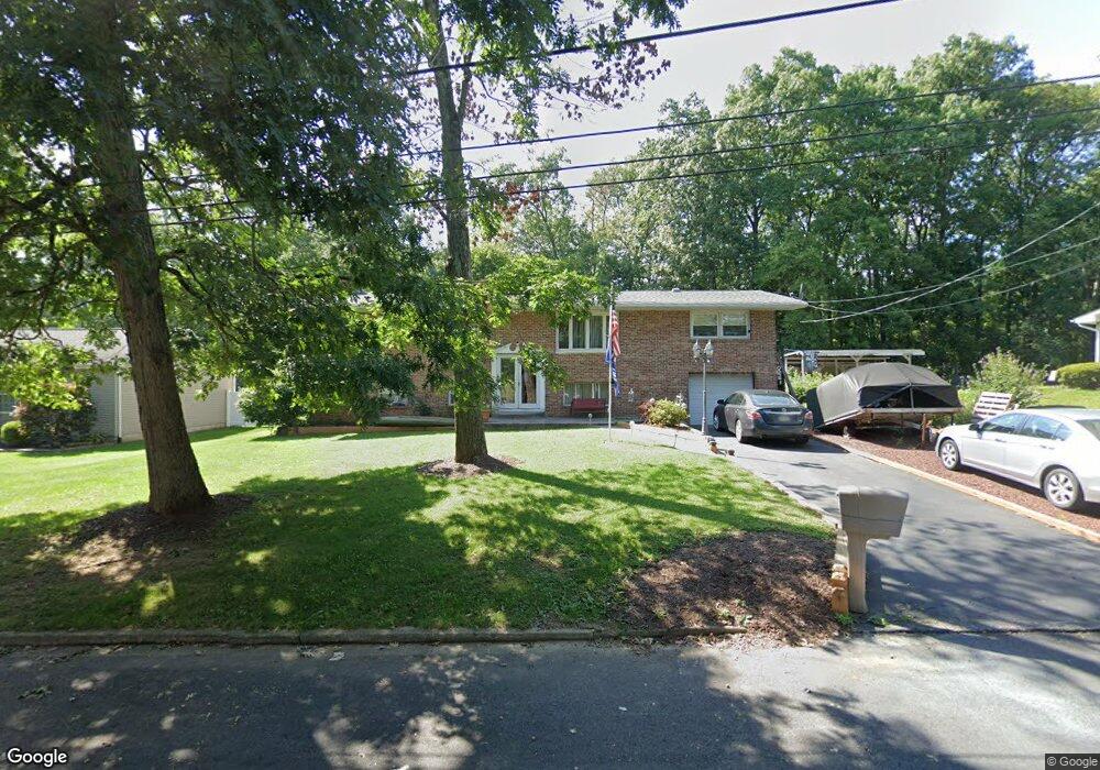 122 Lincoln St, Wind Gap, PA 18091 - photo 1