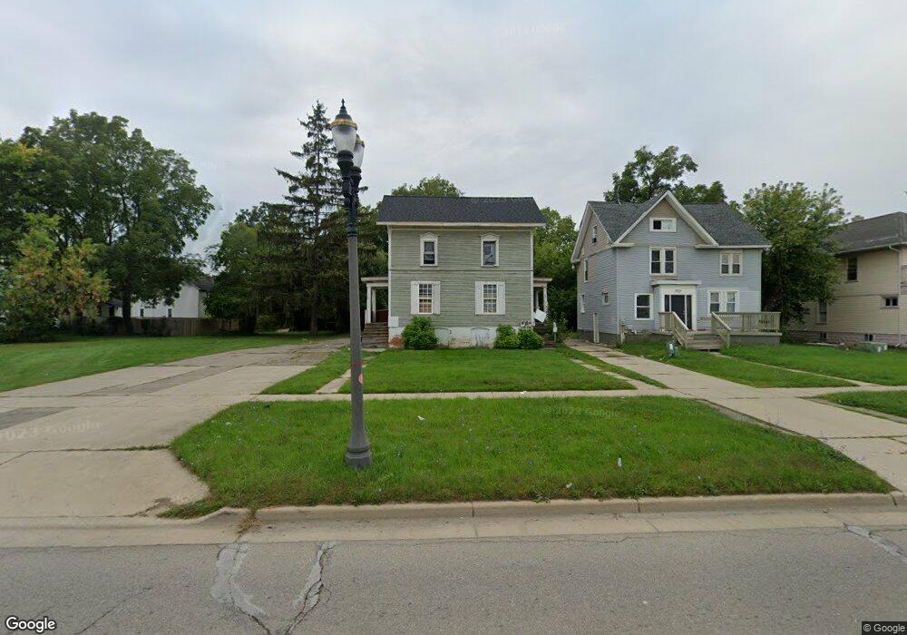 108 S Mlk Blvd, Lansing, MI 48915 - photo 1