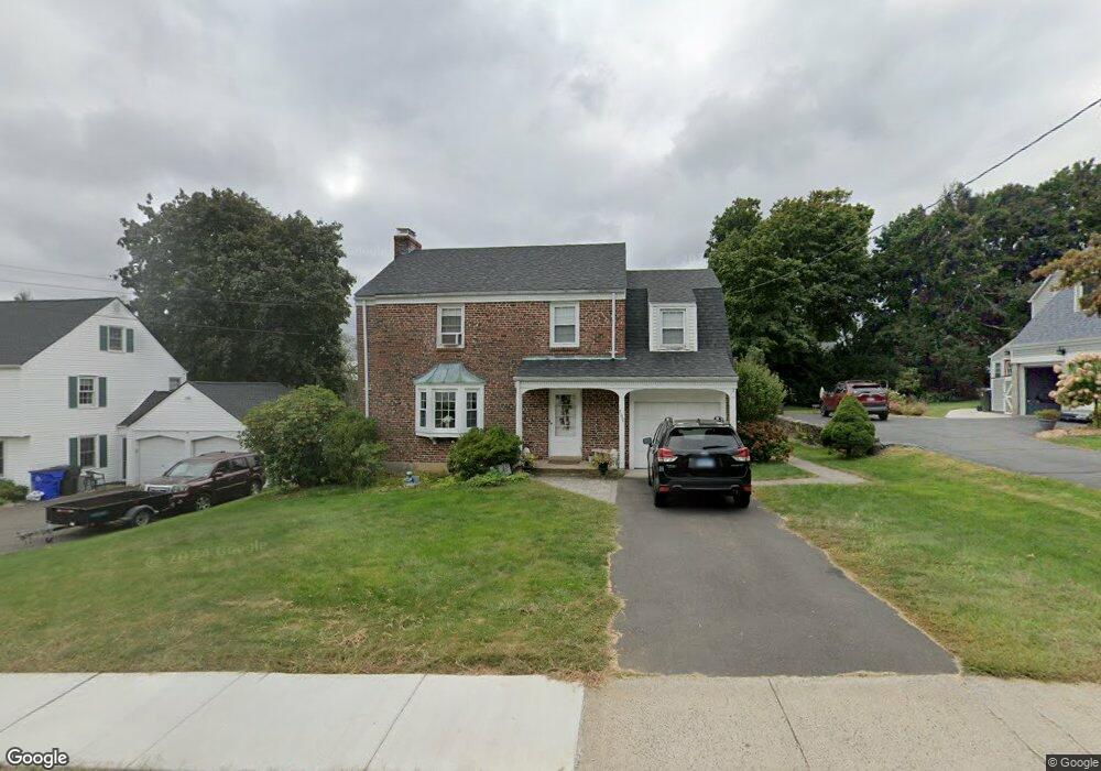 105 Ledgewood Rd, West Hartford, CT 06107 - photo 1