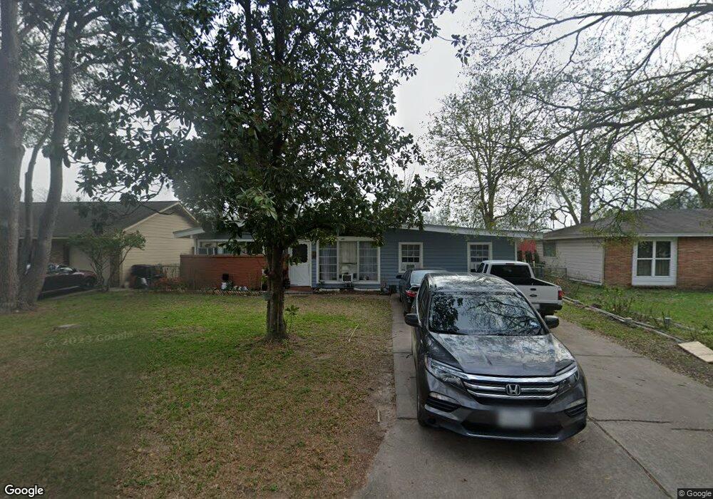 547 W Troy Rd, Houston, TX 77091 - photo 1