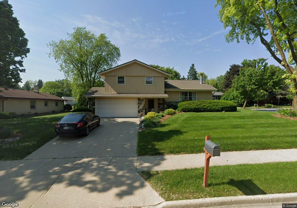 1916 Stardust Dr, Waukesha, WI 53186 - photo 1