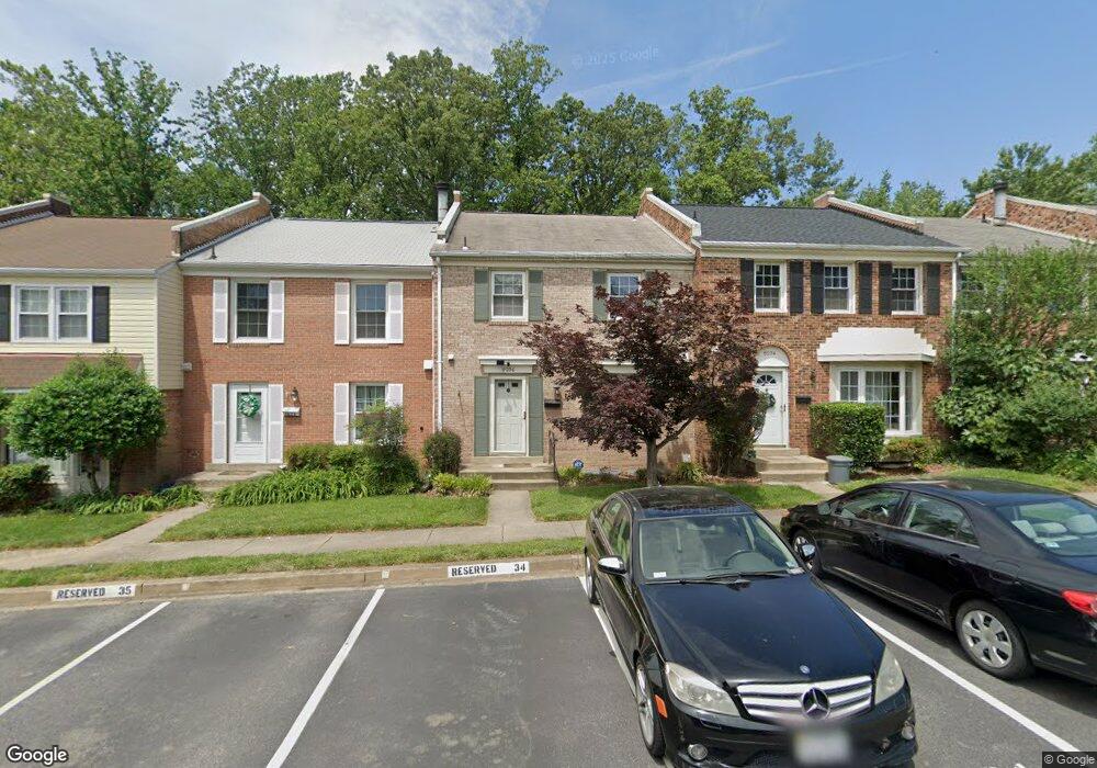 8026 Sleepy View Ln, Springfield, VA 22153 - photo 1