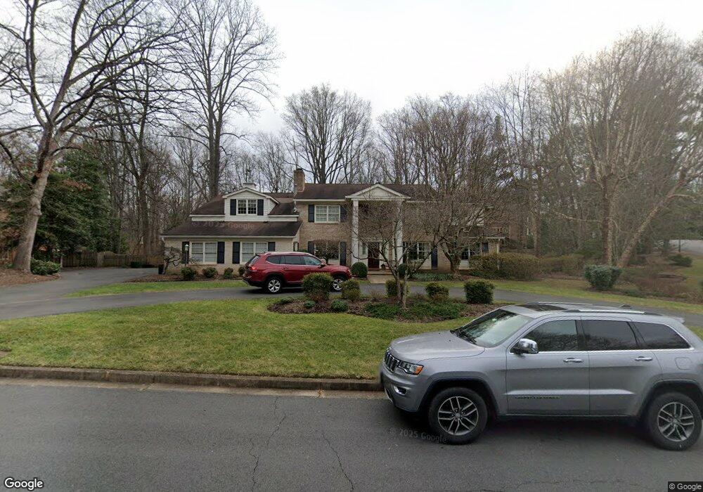 913 Frome Ln, McLean, VA 22102 - photo 1