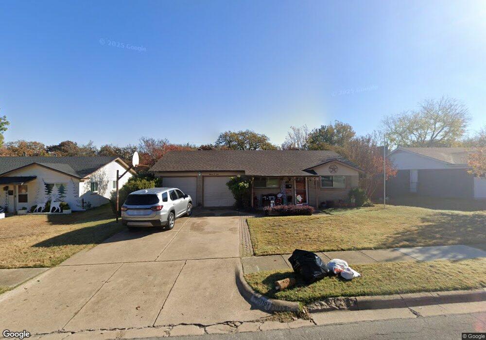 1104 Russell Ln, Bedford, TX 76022 - photo 1