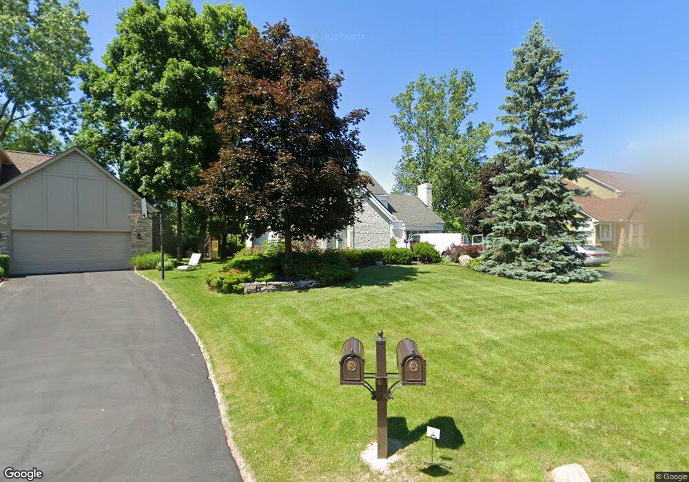 6008 Lakemoor Ct, West Bloomfield, MI 48324 - photo 1