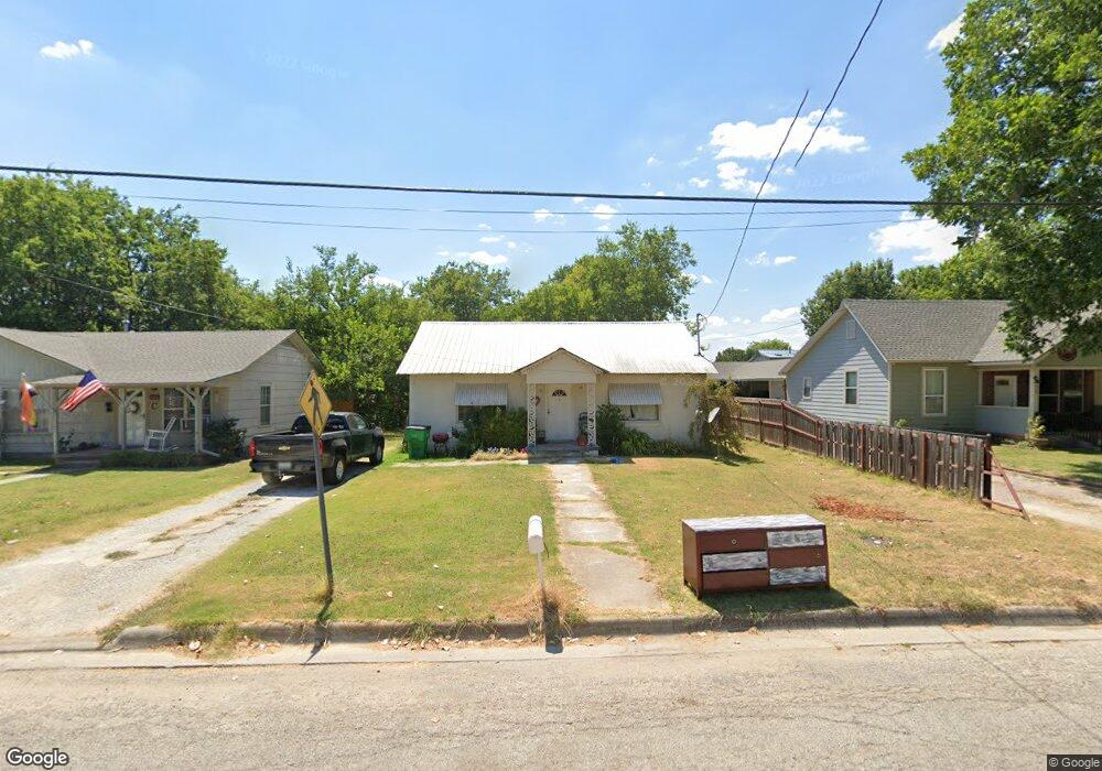 909 S Morris St, Gainesville, TX 76240 - photo 1