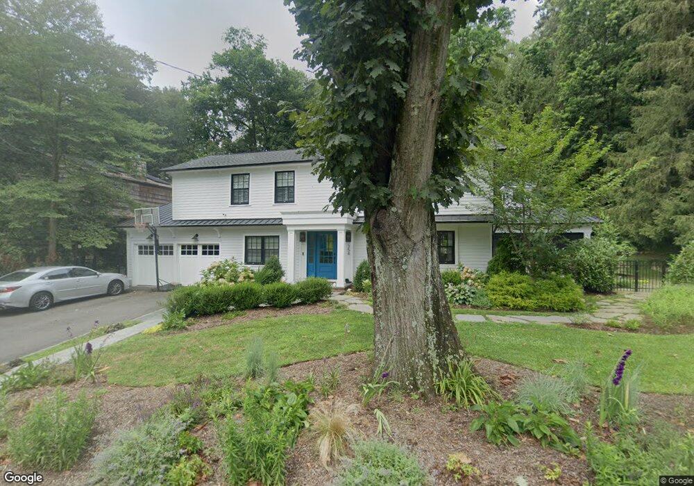 354 Littleworth Ln, Sea Cliff, NY 11579 - photo 1